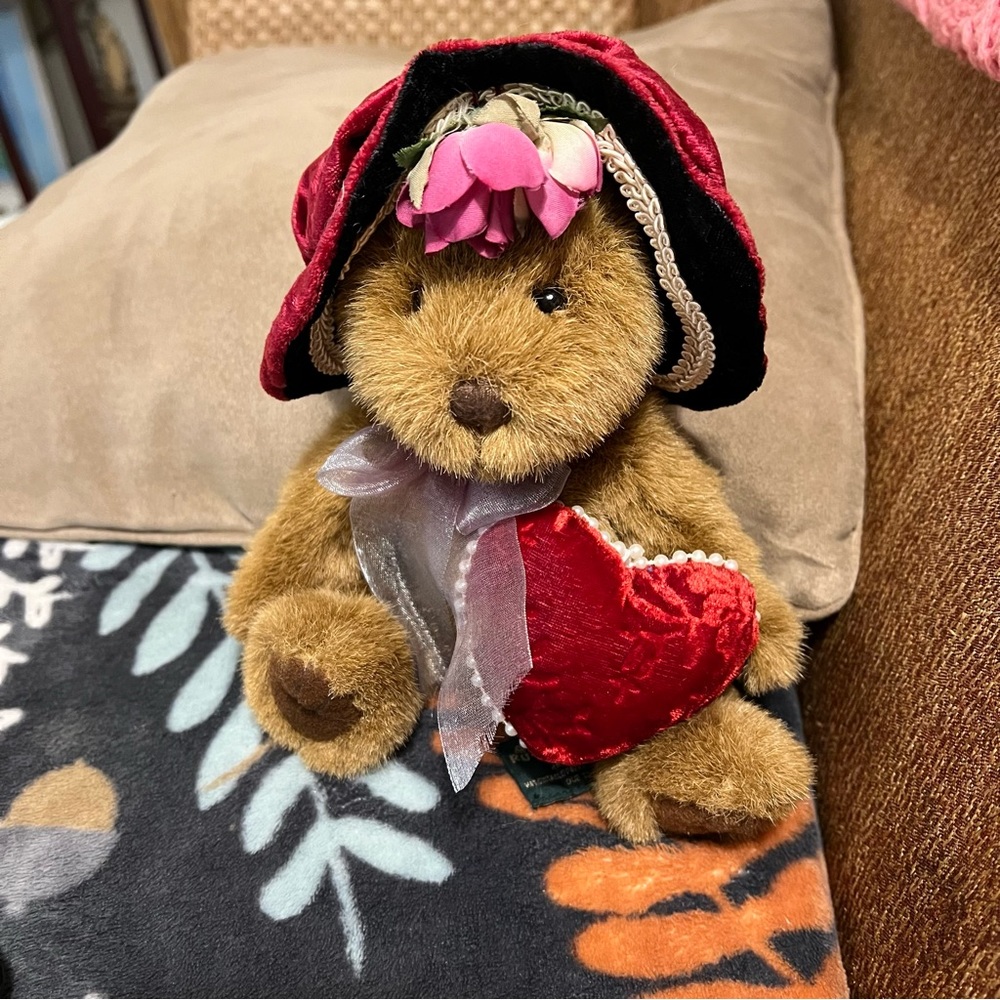 Russ Berrie Dutchess Valentine’s Lady Bear Stuffed Animal Toy in Costume